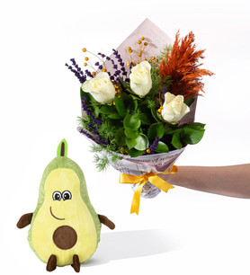 Gri Gazete Bukette 3 Beyaz Gül ve Avokado Yastık